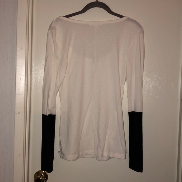 Cute color block top from Victoria’s Secret - Picture 3 of 4